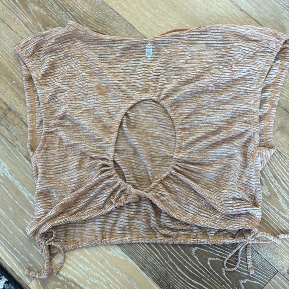 New! Free People movement cinched waist muscle tee w/back cutout - Picture 2 of 9